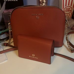 Michael kors Cindy dome crossbody with matching wallet NWT
